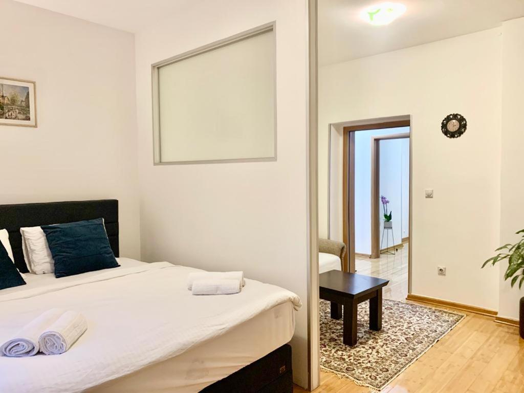 City Center Crown Apartment Белград Экстерьер фото